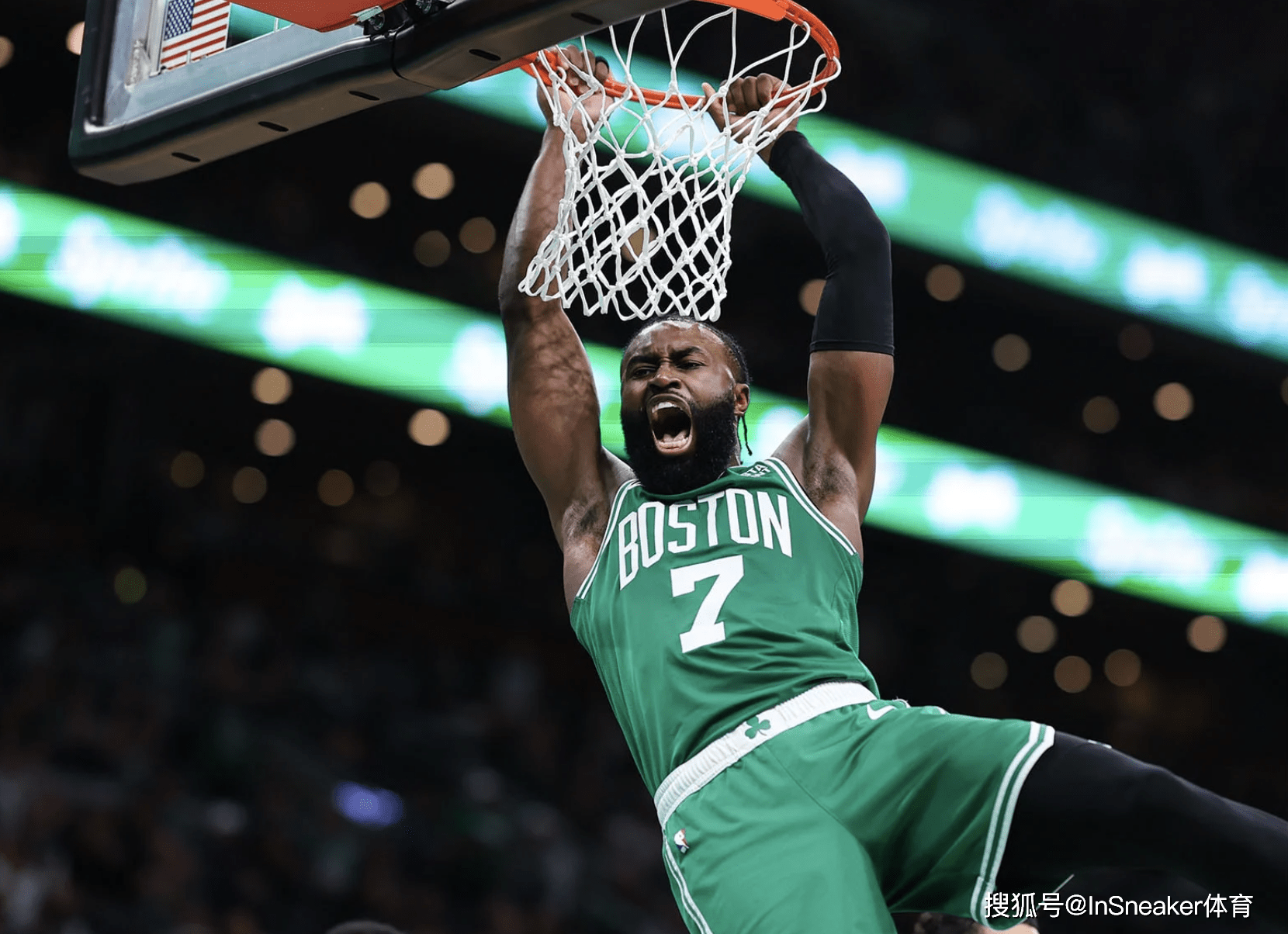 他们均以较 他们均以较