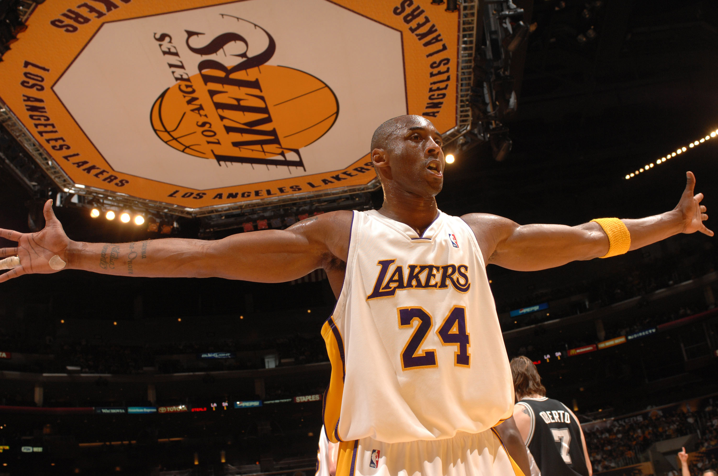 图中更进一 图中更进一