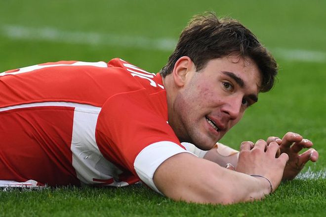 再到捧起冠 再到捧起冠